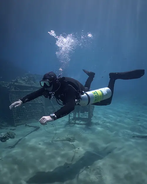 Technical diver in sidemount — Tec 45, Eilat
